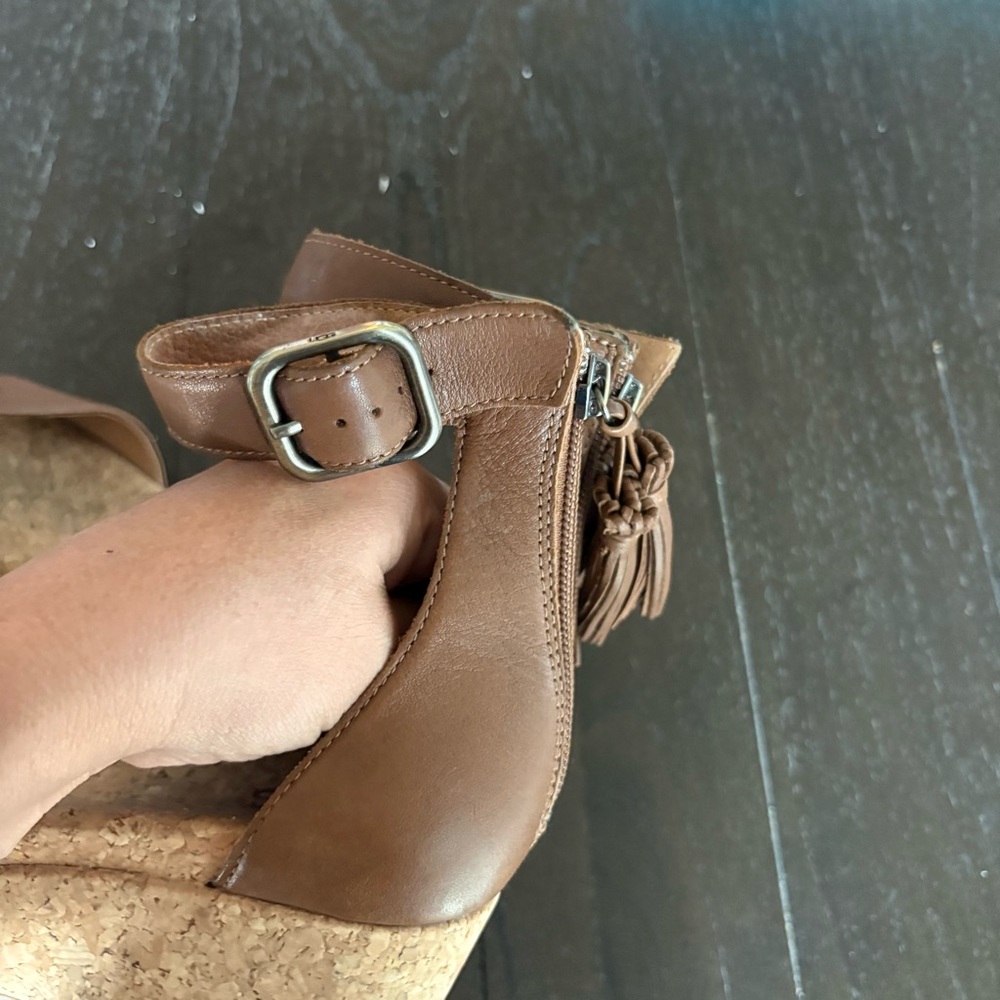UGG Zoe II Chestnut Leather Wedge Cork Sandals Ankle Strap Size 9.5 Boho Neutral - Picture 9 of 11